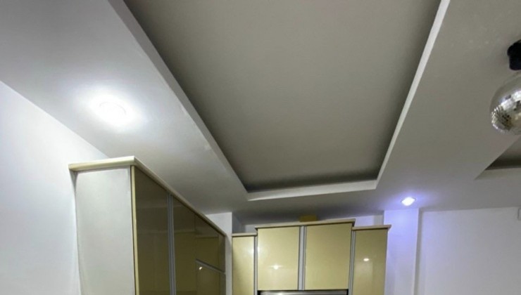 Quang  - Bán Nhà Trường Sa ,50M2 , 4 Tầng , 4 Pn, 4 Wc Giá 5 Tỷ 9